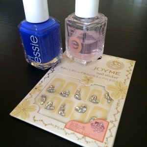 Manicure Monday: Glitz & Glam via The Collabor-Eight